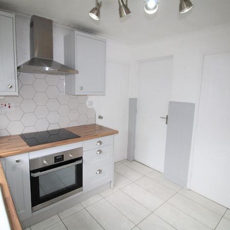 Doncaster - Warmsworth - Great Customer Feedback - 3 Bed Detached House - Private Garden & Parking Plus Garage - Quiet Cul De Sac Location - Dog Friendly - Fast Wifi - Close To Motorway Access Exterior photo
