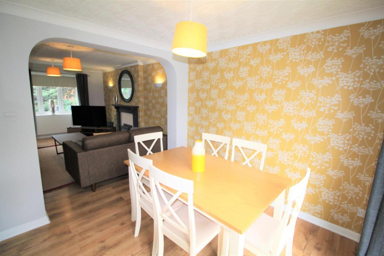 Doncaster - Warmsworth - Great Customer Feedback - 3 Bed Detached House - Private Garden & Parking Plus Garage - Quiet Cul De Sac Location - Dog Friendly - Fast Wifi - Close To Motorway Access Exterior photo