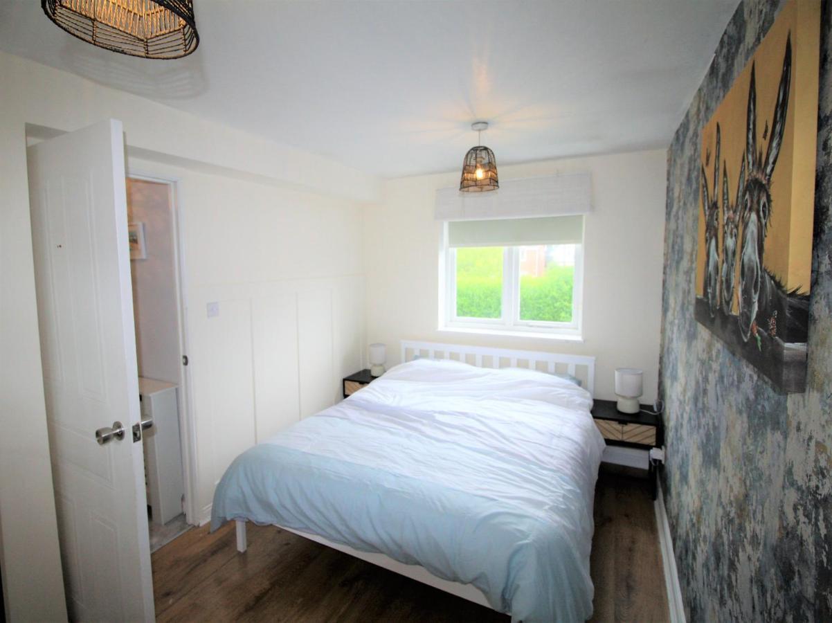 Doncaster - Warmsworth - Great Customer Feedback - 3 Bed Detached House - Private Garden & Parking Plus Garage - Quiet Cul De Sac Location - Dog Friendly - Fast Wifi - Close To Motorway Access Exterior photo